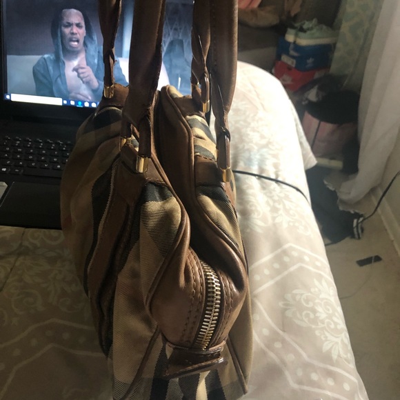 Burberry handbag - Picture 2 of 5